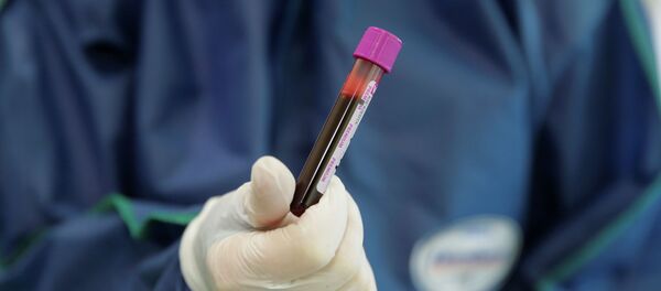 Коронавируска тест жасоо үчүн алынган анализ - Sputnik Кыргызстан