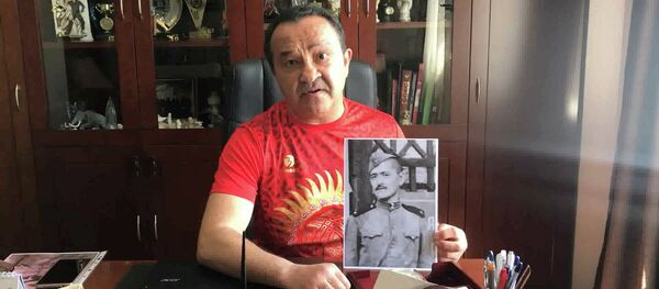 Стоя на земле, мог сбить человека с лошади — Орзубек Назаров о дяде-ветеране - Sputnik Кыргызстан