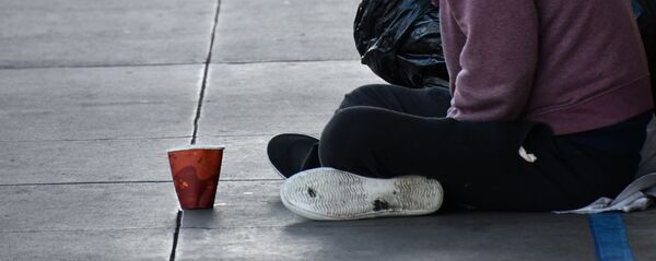 Бездомный мужчина. Архивное фото Бездомный мужчина. Архивное фото - Sputnik Кыргызстан