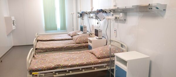 Медицинская палата в лечебном отделении клинического центра инфекционных болезней - Sputnik Кыргызстан