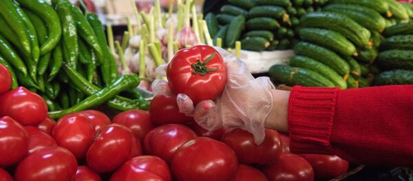 В Сочи возобновили работу продовольственные рынки В Сочи возобновили работу продовольственные рынки - Sputnik Кыргызстан