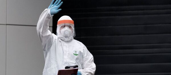 Карантиндик борбордун жайында медициналык кызматкер. Архив - Sputnik Кыргызстан