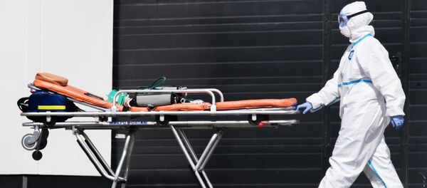 Медициналык кызматкер жумуш учурунда. Архив - Sputnik Кыргызстан