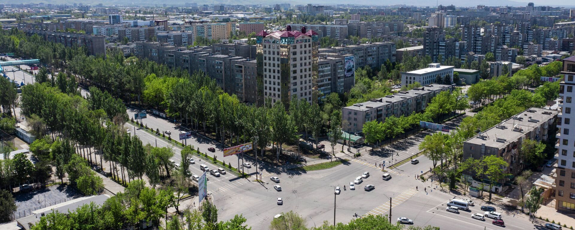 Вид на пересечение проспекта Чуй с улицей 7 апреля в Бишкеке. Архивное фото - Sputnik Кыргызстан, 1920, 30.03.2022