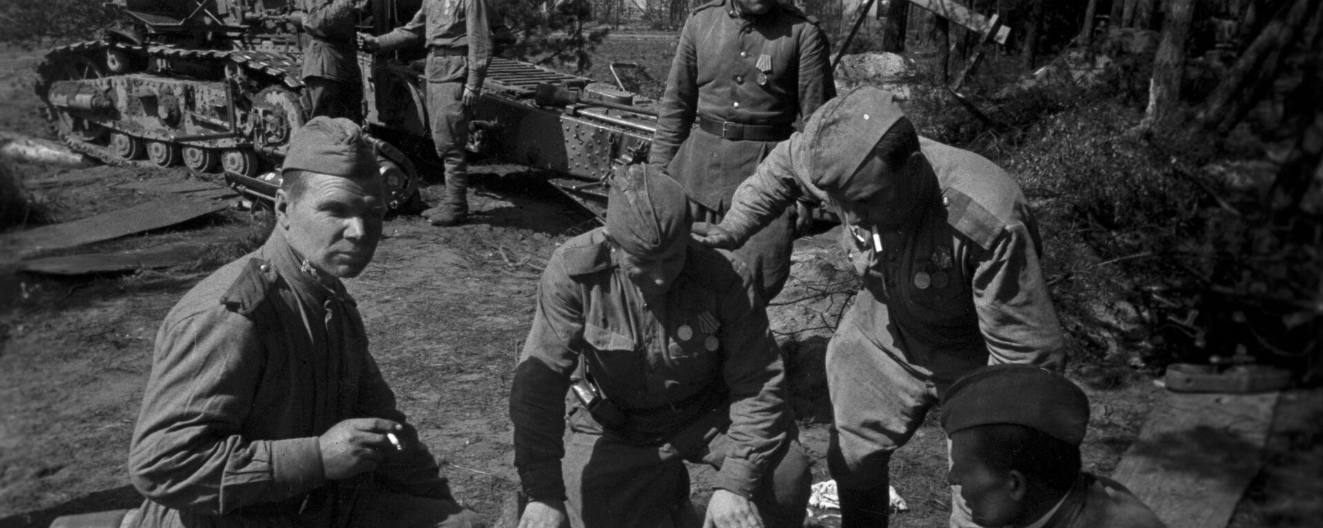 Советские артиллеристы готовятся к штурму Берлина, 1945 год - Sputnik Кыргызстан, 1920, 22.06.2021