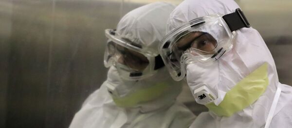 Медициналык кызматкер жумуш учурунда. Архив - Sputnik Кыргызстан