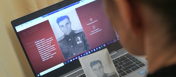 Подготовка к участию в акции Бессмертный полк онлайн Подготовка к участию в акции Бессмертный полк онлайн - Sputnik Кыргызстан