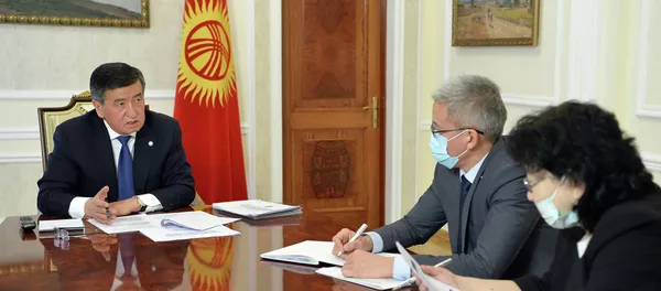 Президент Сооронбай Жээнбеков принял вице-премьер-министра Эркина Асрандиева Президент Сооронбай Жээнбеков принял вице-премьер-министра Эркина Асрандиева - Sputnik Кыргызстан
