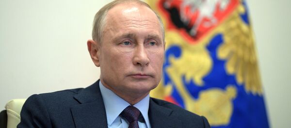 Президент РФ В. Путин  провел с овещание по вопросам реализации мер поддержки экономики и социальной сферы - Sputnik Кыргызстан