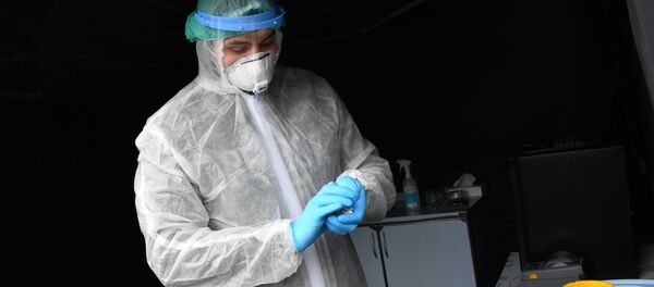 Сдача анализов на коронавирус не выходя из машины Сдача анализов на коронавирус не выходя из машины - Sputnik Кыргызстан