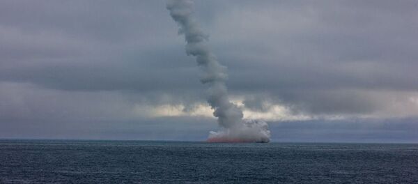 Пуск баллистической ракеты Булава в Баренцевом море - Sputnik Кыргызстан