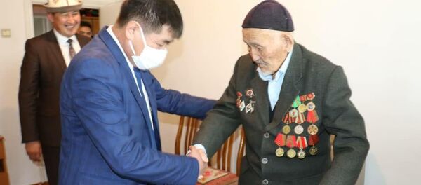 Баткен, Талас, Ысык-Көлдөгү ардагерлер сыйланды - Sputnik Кыргызстан