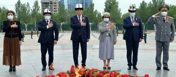 Митинг-реквием в честь 75-летия Победы в ВОВ на площади Победы в Бишкеке - Sputnik Кыргызстан