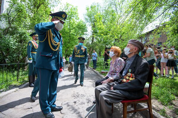 День Победы в условиях карантина в Бишкеке - Sputnik Кыргызстан
