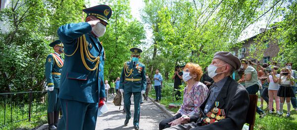 Акция Бессмертный полк в условиях карантина в Бишкеке - Sputnik Кыргызстан