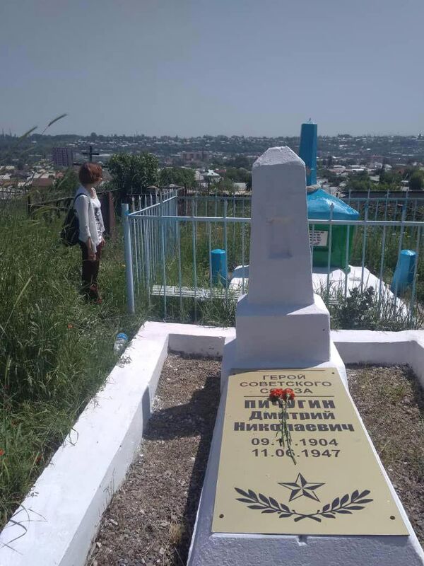 Посольство России и мэрия Бишкека отремонтировали воинское захоронение Кызыл-Аскер - Sputnik Кыргызстан