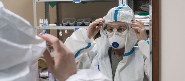 Улуттук медициналык изилдөө борборунун дарыгери. Архив Улуттук медициналык изилдөө борборунун дарыгери. Архив - Sputnik Кыргызстан