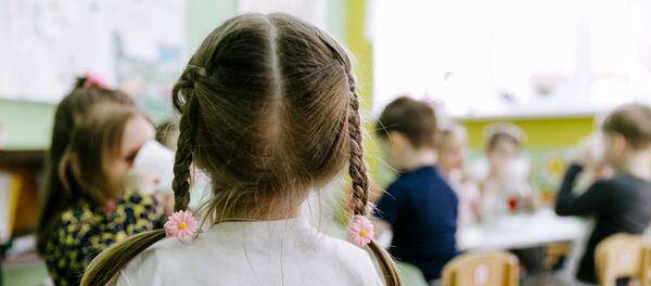 Бала бакча окуучулары түшкү тамак учурунда. Архив - Sputnik Кыргызстан