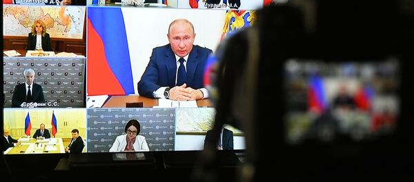 Трансляция совещания президента РФ Владимира Путина по ситуации, связанной с распространением коронавируса Трансляция совещания президента РФ Владимира Путина по ситуации, связанной с распространением коронавируса - Sputnik Кыргызстан