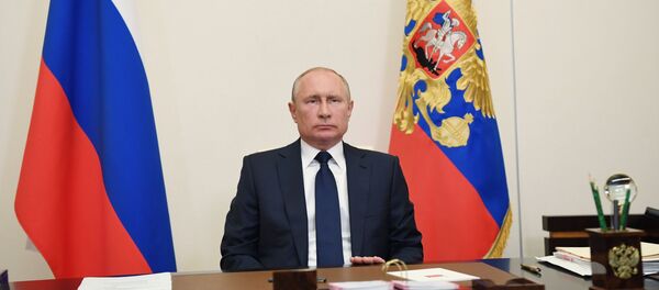 Президент РФ Владимир Путин проводит в режиме видеоконференции совещание о санитарно-эпидемиологической обстановке в связи с распространением коронавируса - Sputnik Кыргызстан