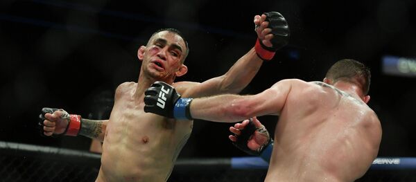 UFC 249 в Флориде. Тони Фергюсон и Джастин Гэтжи - Sputnik Кыргызстан