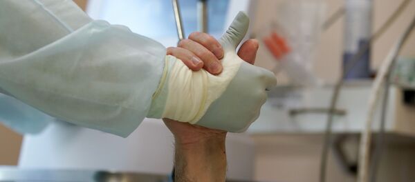 Работа медиков с больными COVID-19 в Тверской областной клинической больнице - Sputnik Кыргызстан