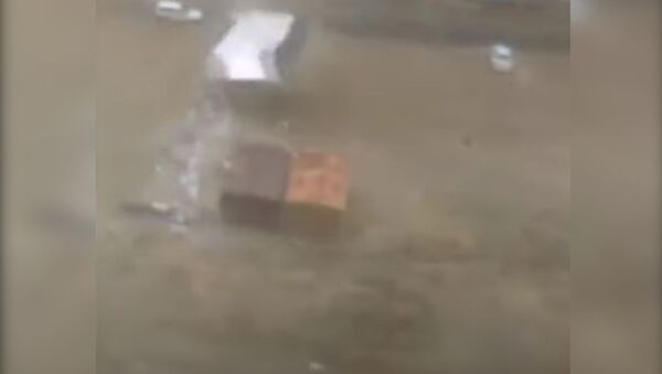 Мощный ураган поднял в воздух гараж — видео из России - Sputnik Кыргызстан