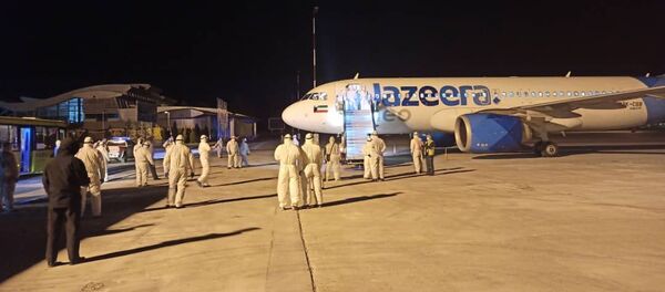 Возвращение В Бишкек из Катара и Кувейта граждан КР - Sputnik Кыргызстан