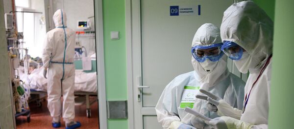 Шаардык клиникалык оорукананын реанимация бөлүмүнүн дарыгерлери. Архив - Sputnik Кыргызстан