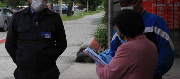 Рейд по проверке выполнения санитарно-карантинных мер в Бишкеке. Архивное фото - Sputnik Кыргызстан