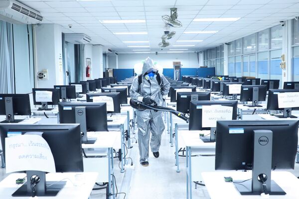 Мир не будет прежним? Как пандемия повлияла на жизнь людей Мир не будет прежним? Как пандемия повлияла на жизнь людей - Sputnik Кыргызстан