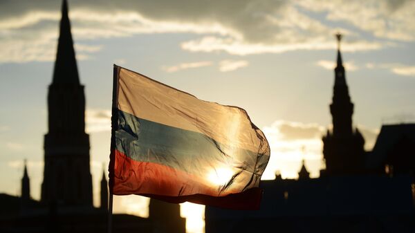 Российский флаг на праздничном концерте Россия, вперед!. Архивное фото - Sputnik Кыргызстан