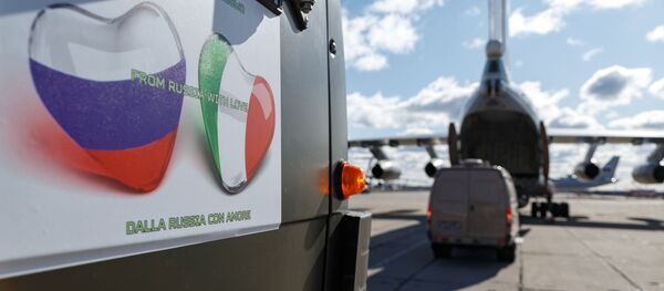 Автомобиль с медицинским оборудованием, предназначенным для отправки в Италию для борьбы с вирусом COVID-19. Архивное фото - Sputnik Кыргызстан