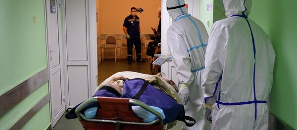 Бейтап жана медициналык кызматкерлер шаардык клиникалык ооруканада. Архив - Sputnik Кыргызстан