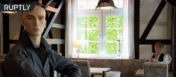 Хозяева ресторана придумали, как привлечь клиентов — видео из Германии - Sputnik Кыргызстан