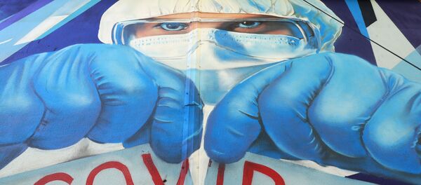 Граффити в поддержку врачей в борьбе с COVID-19 - Sputnik Кыргызстан