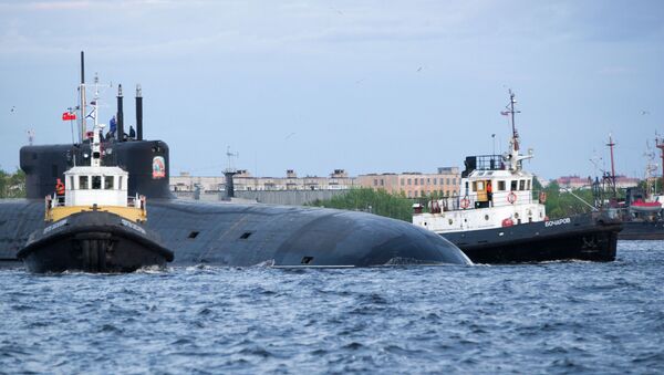 Атомный подводный ракетный крейсер стратегического назначения (шифр Борей-А) в акватории Северодвинска. Архивное фото - Sputnik Кыргызстан