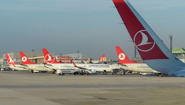Самолеты в Международном аэропорту имени Ататюрка в Стамбуле. Архивное фото - Sputnik Кыргызстан