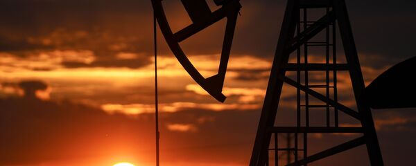 Работа нефтяных станков - качалок - Sputnik Кыргызстан