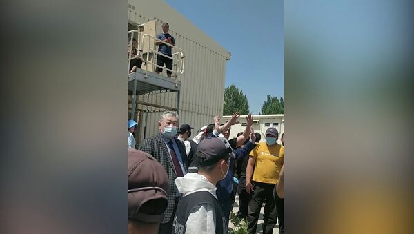 Как бунтовщики из обсервации в Ганси добились своего — видео - Sputnik Кыргызстан
