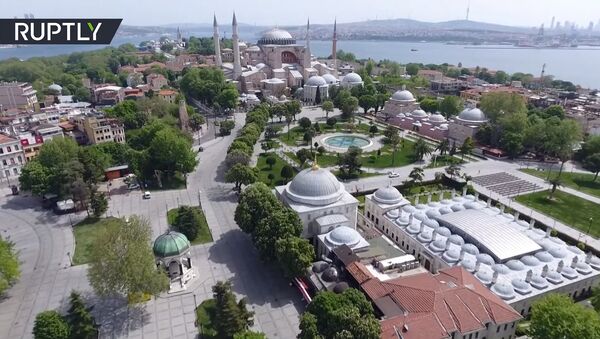 Стамбульцы не выходят из дома даже после отмены карантинных мер — видео - Sputnik Кыргызстан