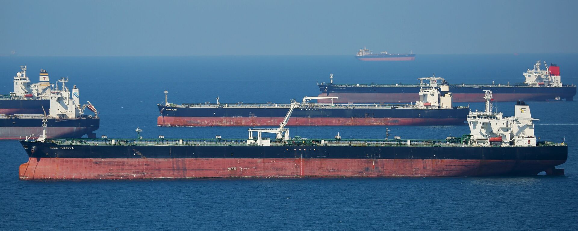 Нефтяные танкеры в море - Sputnik Кыргызстан, 1920, 02.07.2026