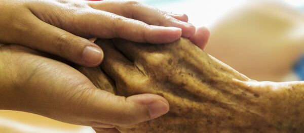 Помощь пожилым людям Помощь пожилым людям - Sputnik Кыргызстан