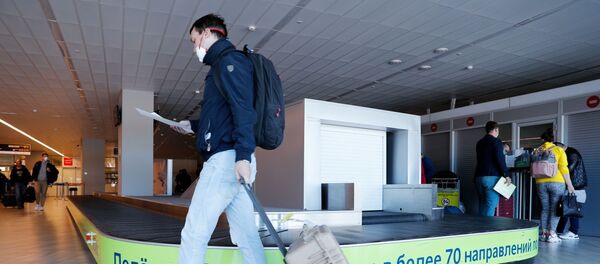 Санитарно-эпидемиологический контроль в аэропорту Калининграда - Sputnik Кыргызстан