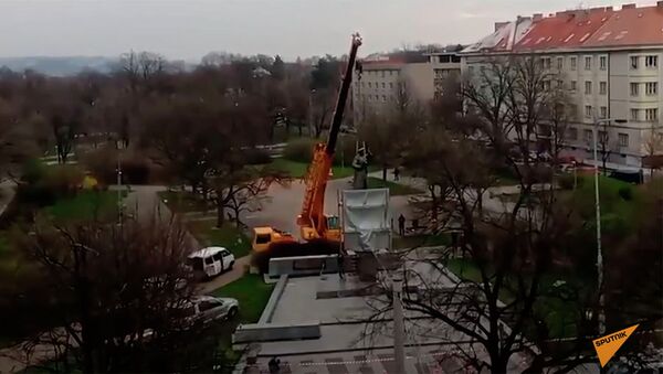 Чехия отказывается возвращать памятник маршалу Коневу — видео - Sputnik Кыргызстан