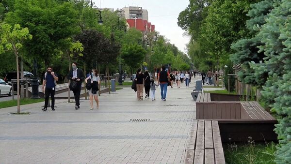 Как Кыргызстан и другие страны СНГ возвращаются к привычной жизни. Видеообзор - Sputnik Кыргызстан