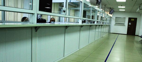 Окна в центре обслуживания населения в Бишкеке. Архивное фото - Sputnik Кыргызстан