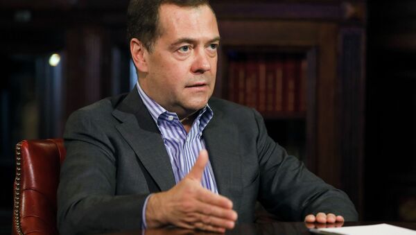 Заместитель председателя Совета безопасности РФ Дмитрий Медведев во время интервью агентству РИА Новости. Архивное фото - Sputnik Кыргызстан