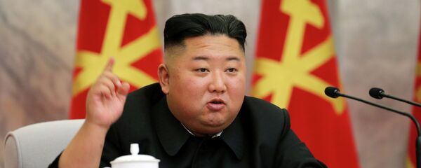 Түндүк Кореянын лидери Ким Чен Ын конференцияда сүйлөп жатат. Архив - Sputnik Кыргызстан