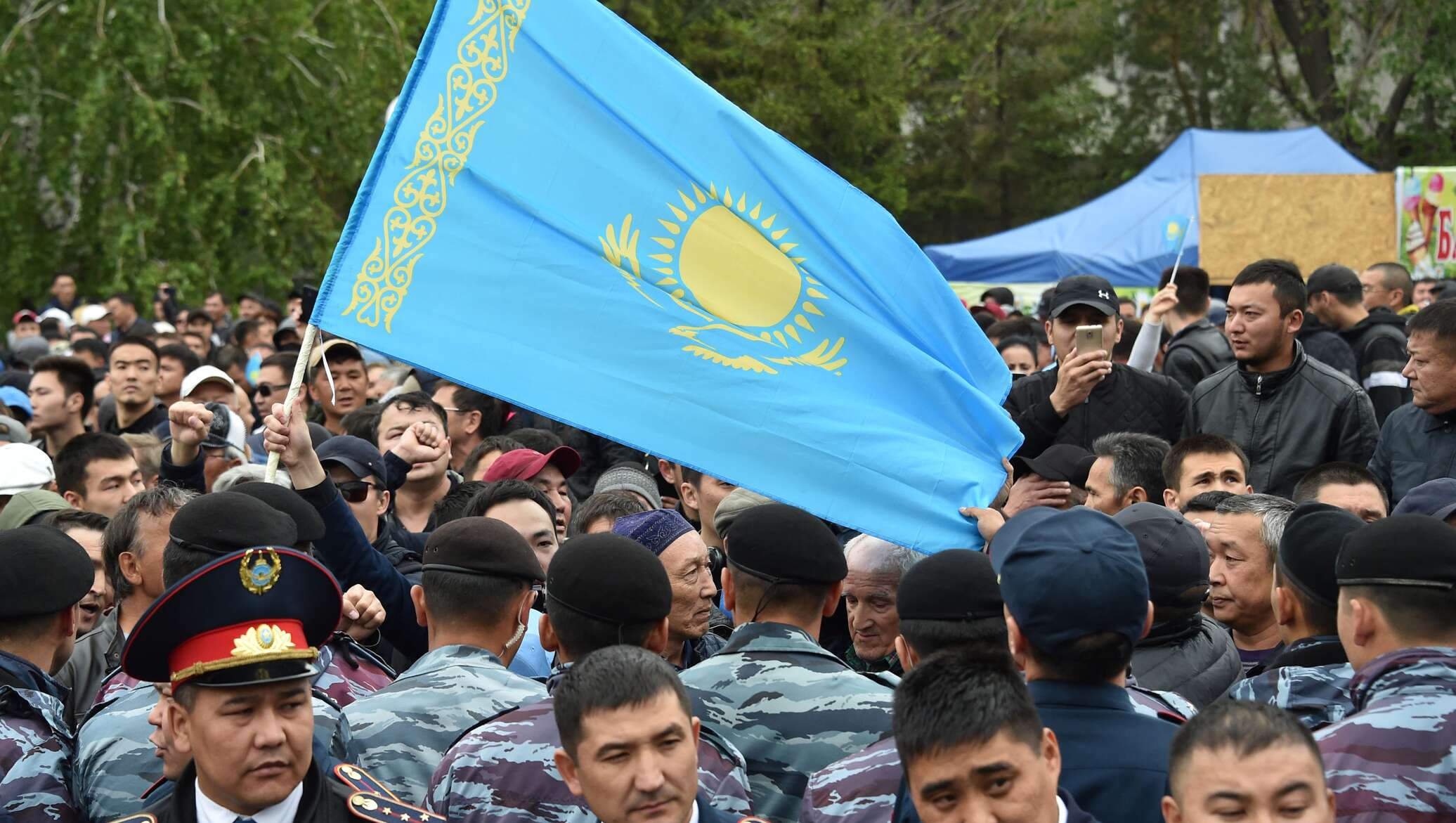 Ситуация в казахстане сегодня последние новости. Митинги в Казахстане 2022. События в Казахстане. Цветная революция в Казахстане. Массовые протесты в Казахстане.
